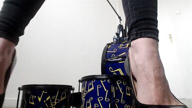 Goddess Carmen plays drums (crush video) - 7 image