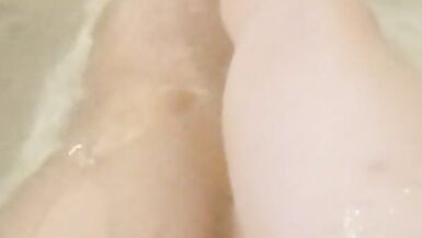 Body view in bath simple video but thought my fans would enjoy - 5 image