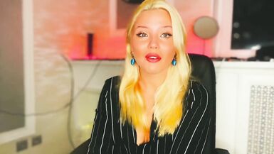 Blonde MILF invites ASMR visit from her friend's mom - 10 image
