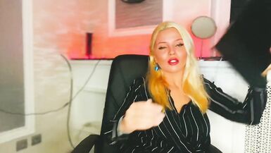Blonde MILF invites ASMR visit from her friend's mom - 6 image