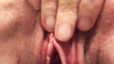 Gemere e giocare mentre faccio pipì e sperma - 13 image