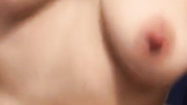 Gemere e giocare mentre faccio pipì e sperma - 2 image
