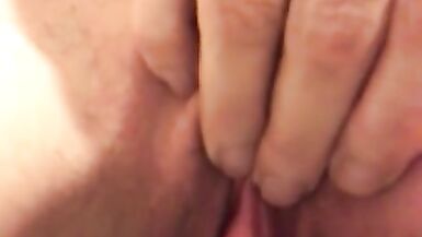 Gemere e giocare mentre faccio pipì e sperma - 7 image