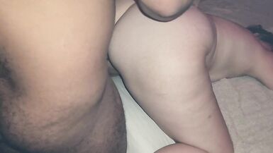 A mulher toma a BBC de forma submissa em frente ao marido! - 12 image