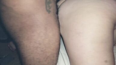 A mulher toma a BBC de forma submissa em frente ao marido! - 15 image