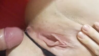 Sesso veloce mentre la figliastra è sotto la doccia quasi catturata - 15 image