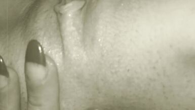 Fingerfuck my Wife Sun2fun et puis il frappe à la porte - 2 image