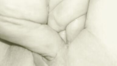 Fingerfuck my Wife Sun2fun et puis il frappe à la porte - 9 image