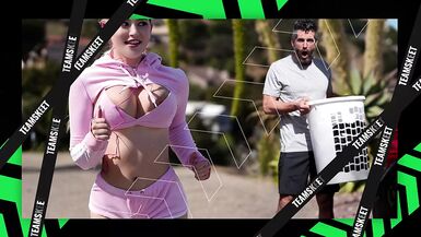 La femme en dentelle Makayla Cox baise son beau-fils