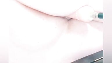 Big booty pounded by fuck machine - 14 image