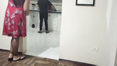 La moglie traditrice viene punita. Film BDSM. Sesso bondage hardcore. La moglie inesperta ha meritato la sua punizione e viene punita dal migliore amico del marito. - 2 image