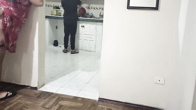 La moglie traditrice viene punita. Film BDSM. Sesso bondage hardcore. La moglie inesperta ha meritato la sua punizione e viene punita dal migliore amico del marito. - 4 image