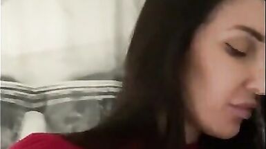 Kaltak parti sırasında amcığını tatmin etmek için emekli oldu. - 4 image