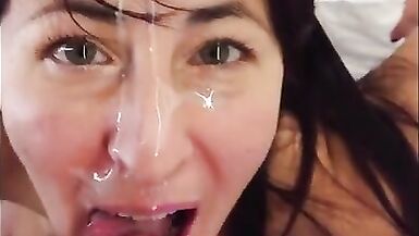 UNA CALDA SBORRATA IN FACCIA E ME LA GUSTO COME SEMPRE - 7 image