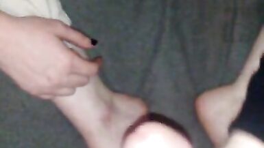 Cuming on feet of slut milf - 10 image