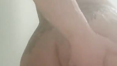 Toronto freckled tattood pawg takes a steamy shower - 4 image