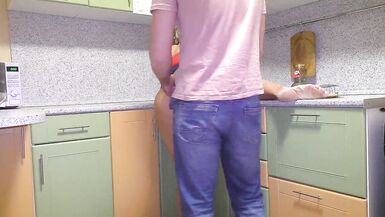Experienced MILF has anal sex and moans - 4 image