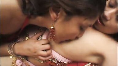 Wild bellydancers with great tits do scissoring with toy - 3 image
