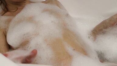 Very Sexy Girl Masturbates And Enjoys Bubble Bath - 7 image