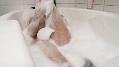 Very Sexy Girl Masturbates And Enjoys Bubble Bath - 9 image