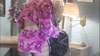Big hard dick stretches out the pussy of this perfect inexperienced slut - 3 image