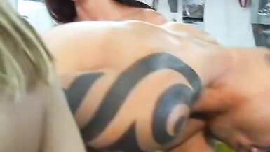 Hot tattooed rock bitches ass fuck dude with strap on - 7 image
