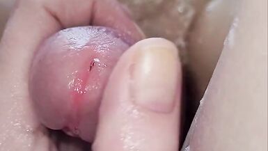 Hot handjob in bathtub..part 2 - 4 image