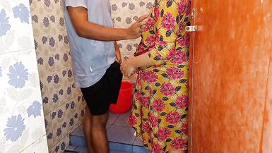 Bhabhi Ko Bathroom Me Ghodi Banakar Choda -Sister In Law Sex - 4 image