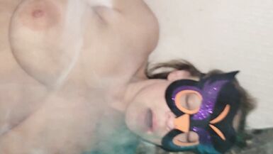 MILF follada por el culo y chorros mientras SPUN BLOWING CLOUDS - 6 image