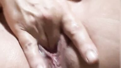 perra masturbándose caliente - 11 image