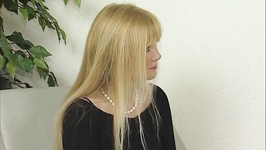 Blonde Milf Tina 42 bevorzugt eine echten Schwanz - 2 image