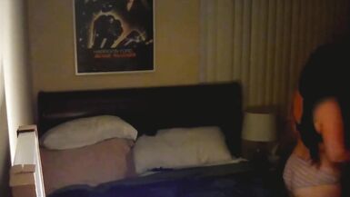 La MILF PAWG se fait baiser le cul à la maison