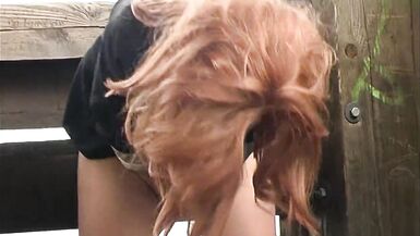 Der Aussichtsturm  Milf macht es sich Outdoor