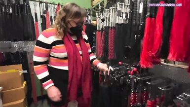Dominatrix Mistress April - Lola at the abattoir - 3 image