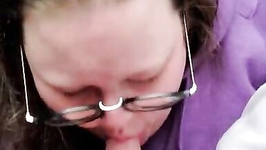 BBW MILF очки минет соседям подросток пасынок в моей машине кончил все вокруг - 2 image