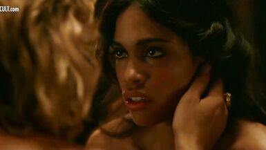 Célébrités nues - Gros seins naturels