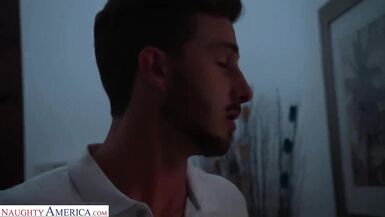 Cherie DeVille prende il cazzo di un ragazzo - 4 image