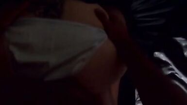 Baise matinale en culotte de satin