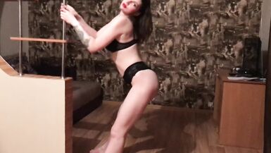 Strip dancing and masturbating solo girl - 4 image