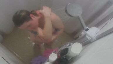 Mamma che fa la doccia telecamera nascosta - 8 image