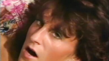 Sie fingert sich doch dann wird Sie gefickt