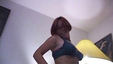 Joven milf primera vez delante de la cámara - 7 image