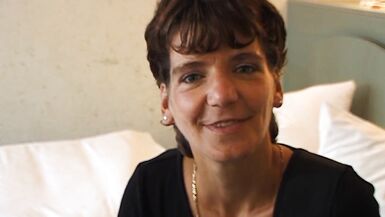 Milf von der Strasse zum Fickcasting ueberredet - 3 image