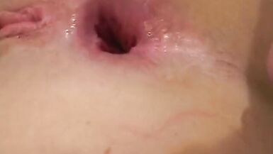 Une salope qui se fait baiser le cul par un étalon en chaleur - 13 image