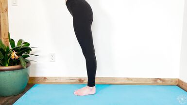 cozy at home yoga flow - focusing on the breath | yoga with grey - 6 image