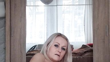 Mommy gets playful - 11 image