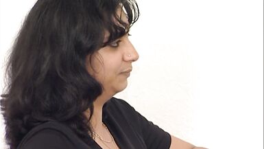 Junge Tuerkin bekommt riesen Dildo in die Muschi gesteckt - 12 image