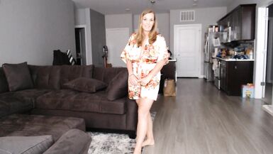卖糖果给隔壁的MILF的POV - 2 image