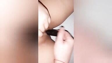 La mère suce la bite de son beau-fils, cest une grosse salope. - 8 image