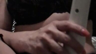 最初の動画、Milf has multiple orgasms, surprise squirt！ - 3 image